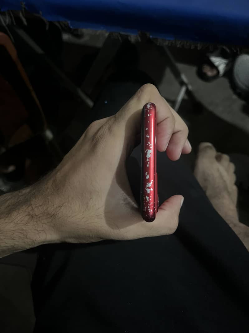 Apple iPhone 11 4