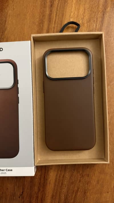 Nomad Leather case for 17/18 Pro