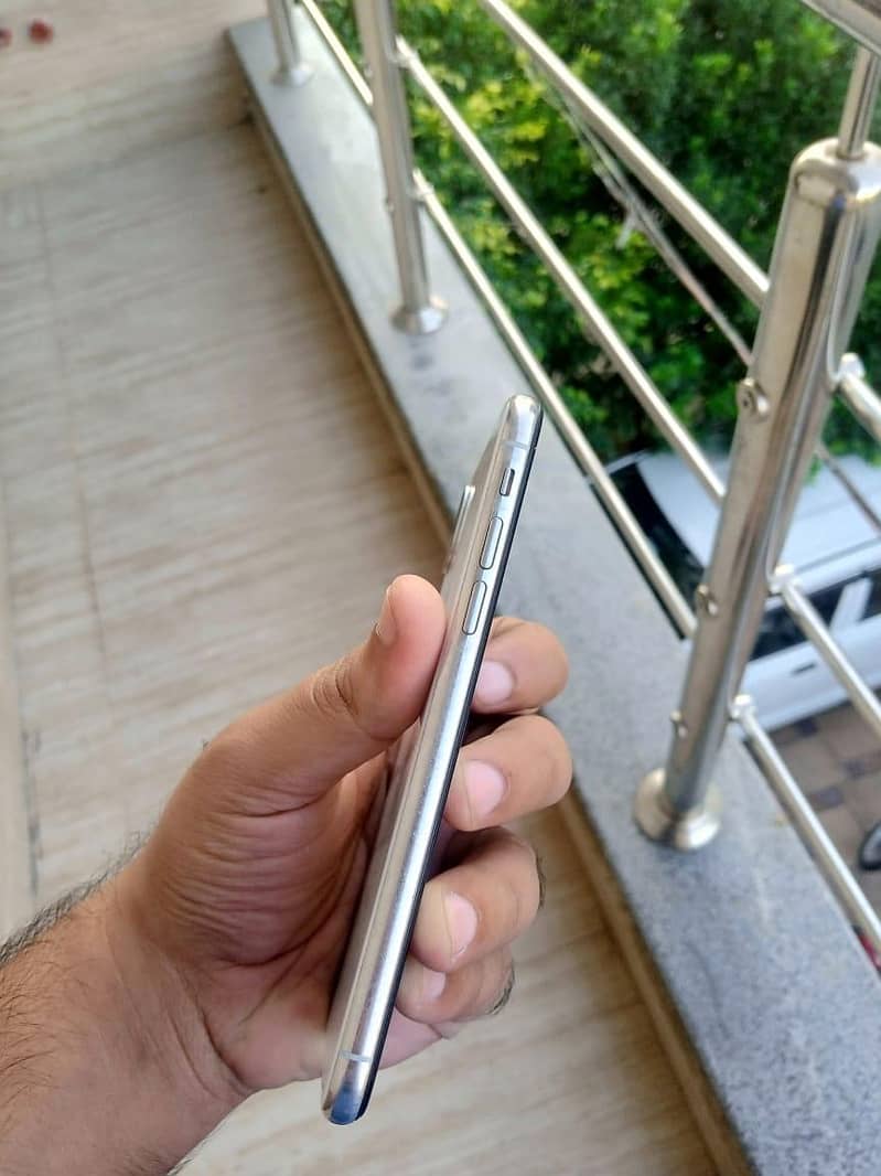 Apple iPhone X 1