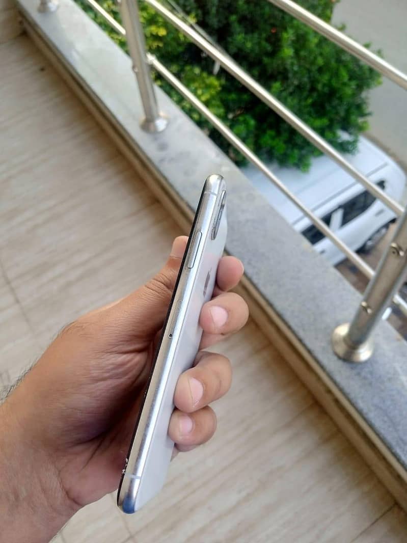 Apple iPhone X 2