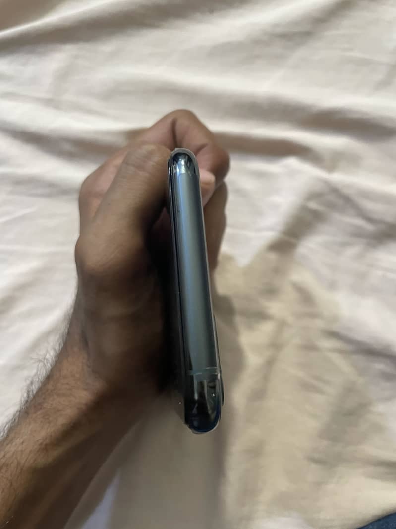 Apple iPhone 11 Pro Max 1