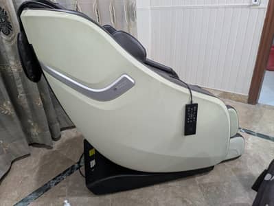 JCbuckman zero gravity massage chair in brand new condition