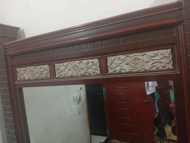 Bed and dressing mirror 1
