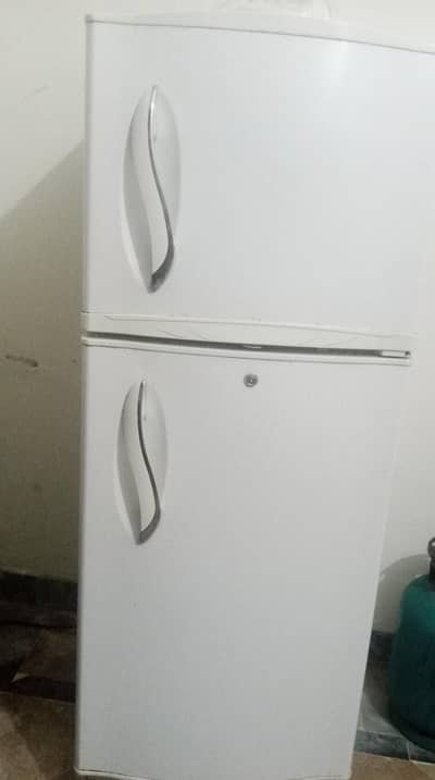 dawlance fridge 10/10