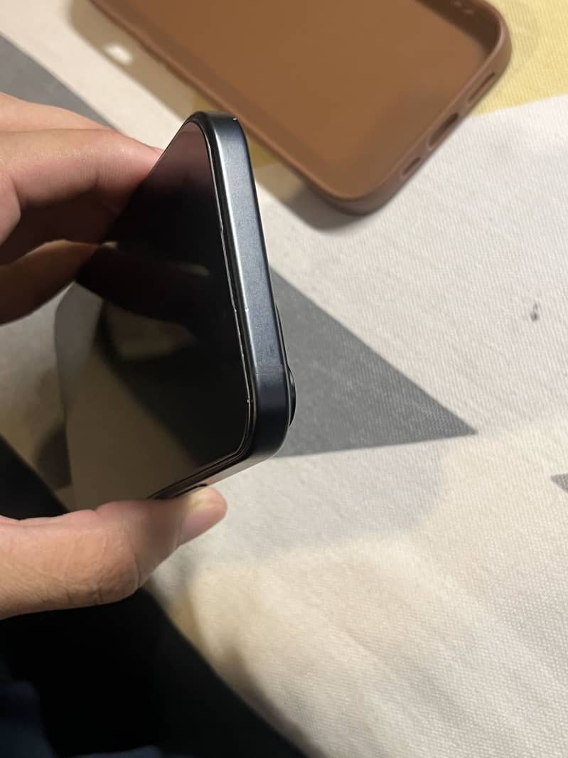 Apple iPhone 15 7