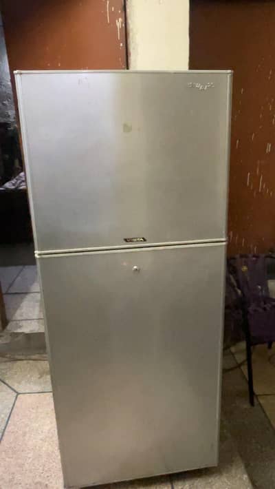 WAVES:  VISTA REFRIGERATOR