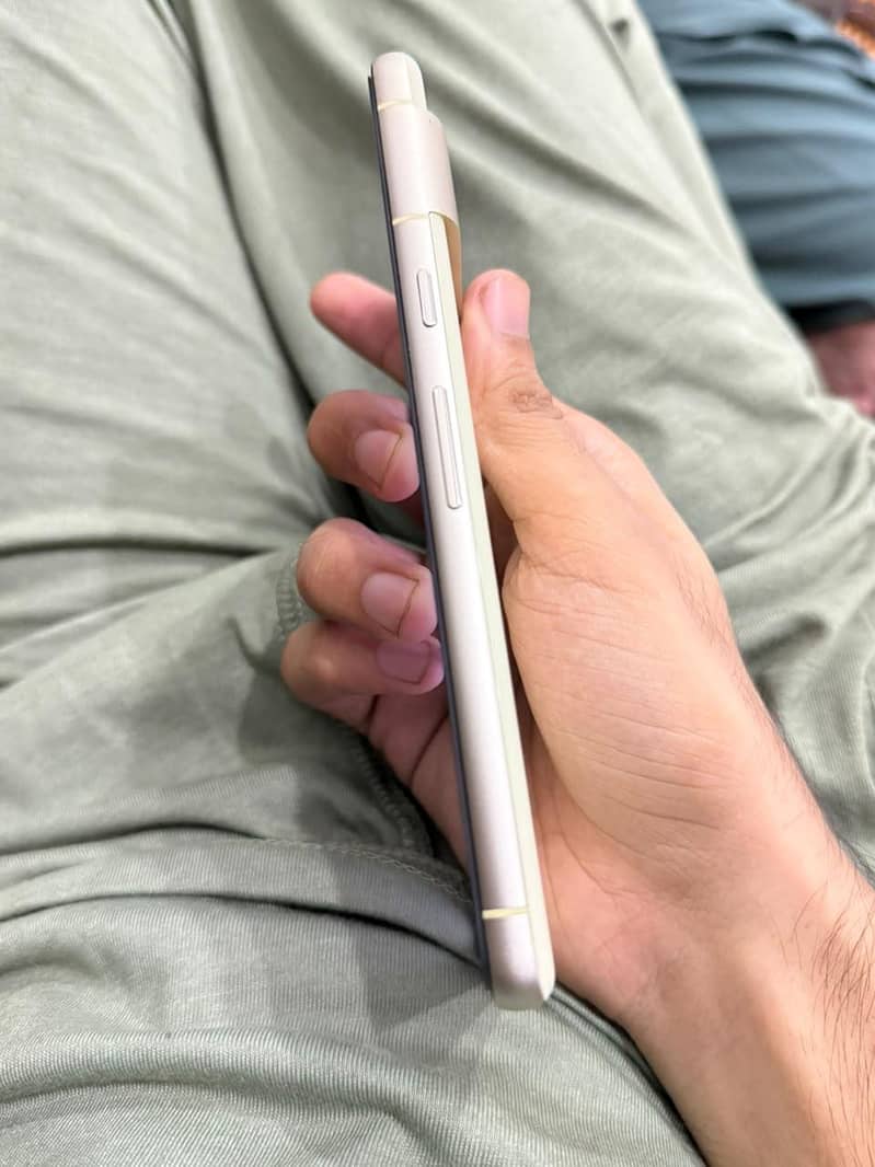 Google Pixel 7 5