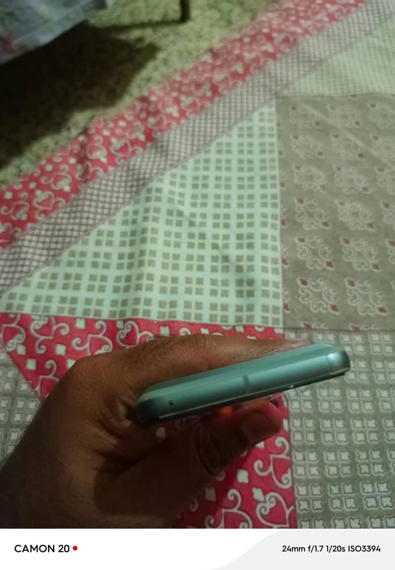 Google Pixel 8 4