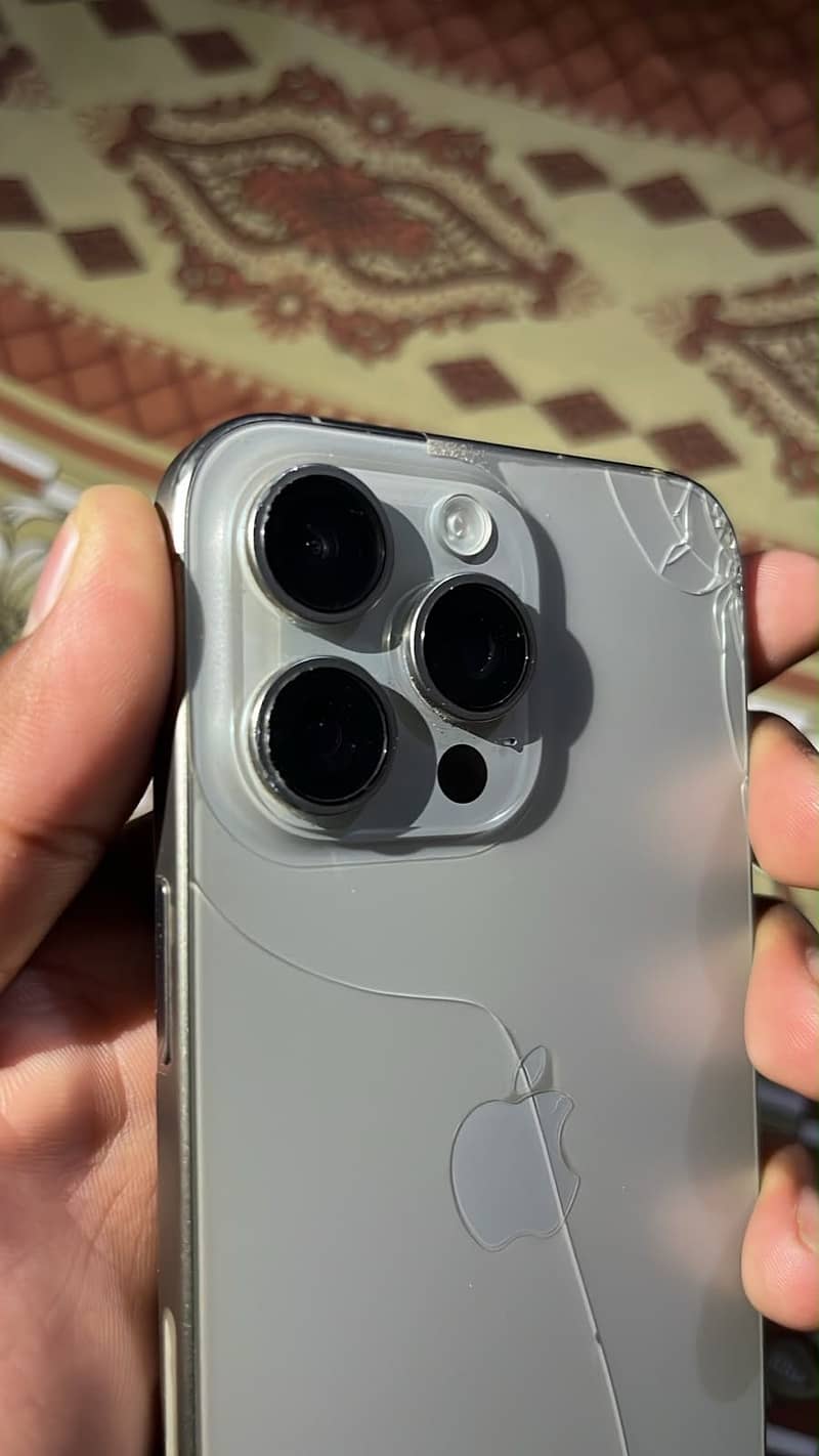 Apple iPhone 15 Pro Max 1