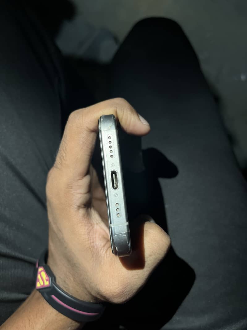 Apple iPhone 15 Pro 1