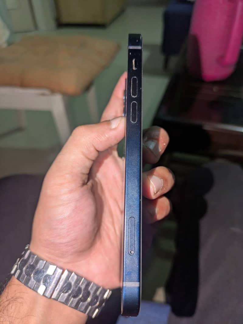 Apple iPhone 12 0