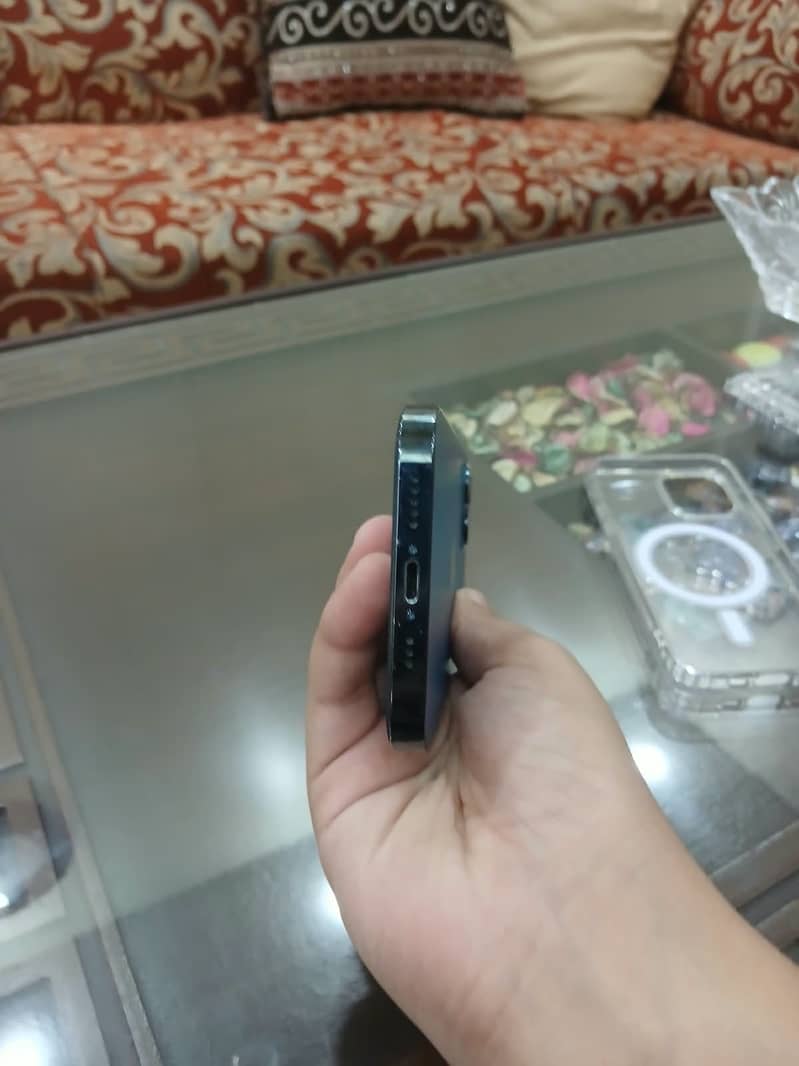 Apple iPhone 12 Pro 4
