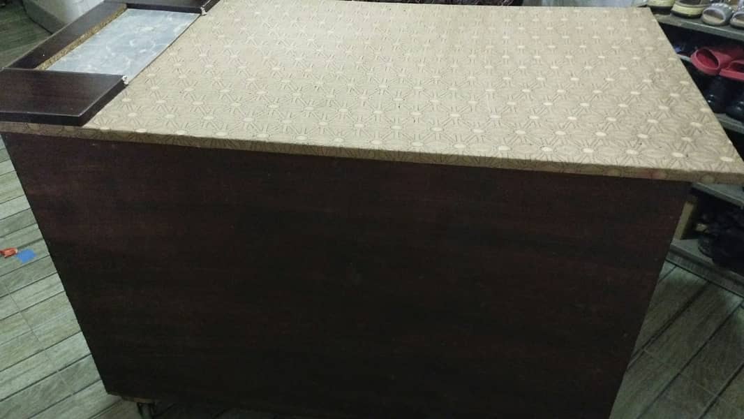 Iron table 1
