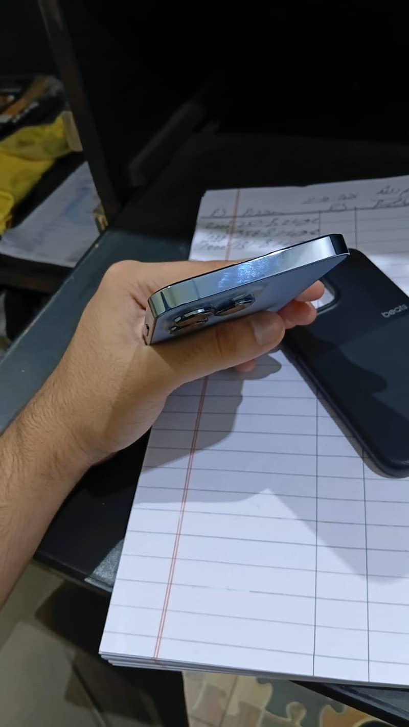 Apple iPhone 13 Pro 3