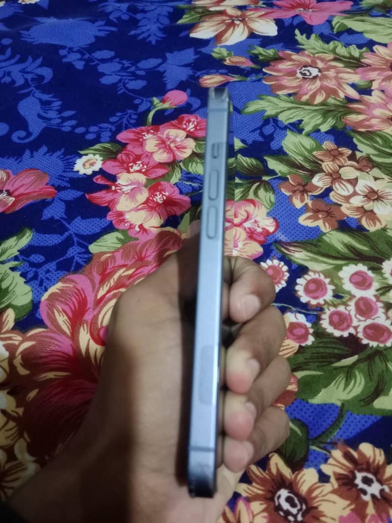Apple iPhone 14 2