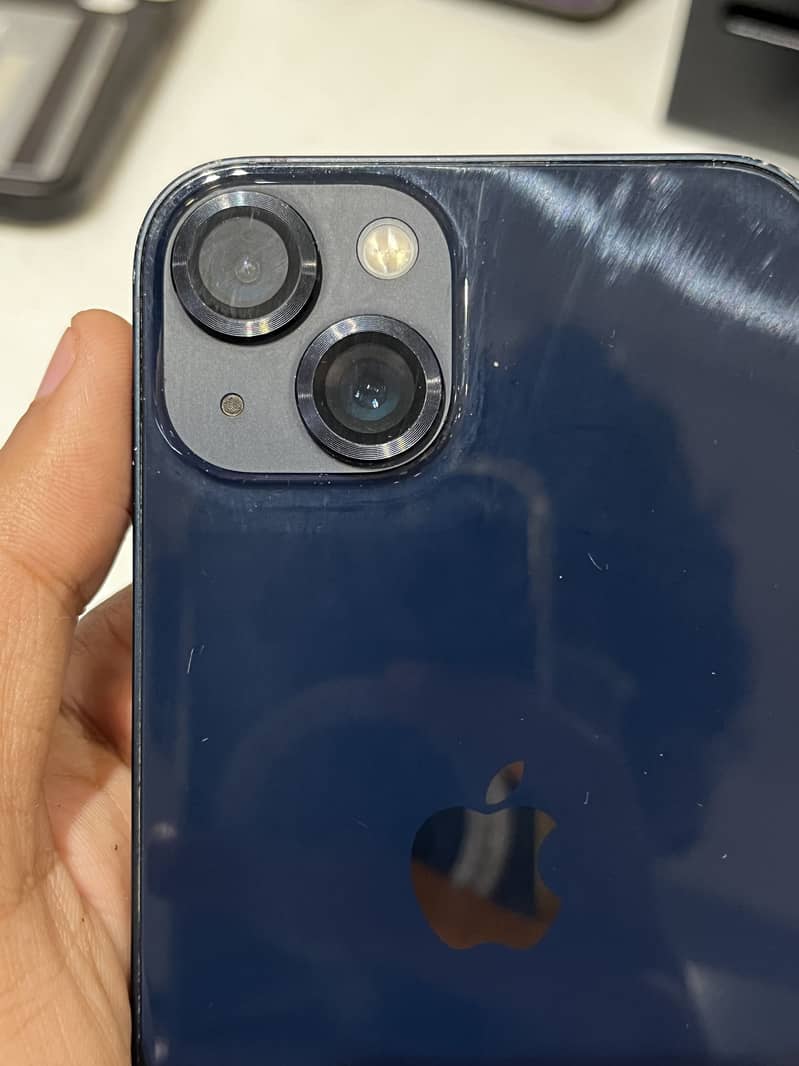Apple iPhone 13 4
