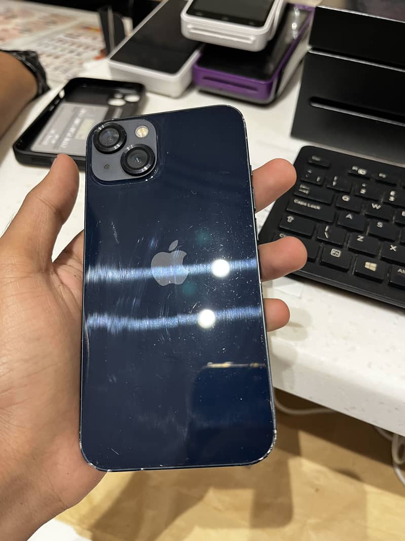 Apple iPhone 13 11