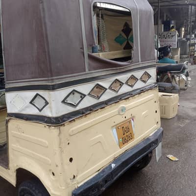 SAZGAAR RIKSHAW MODEL 2016 In USED