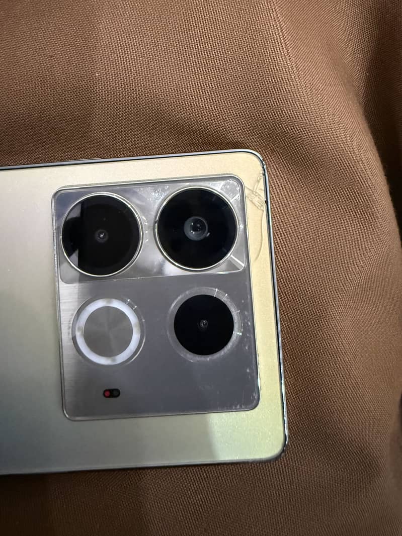 Infinix Note 40 7
