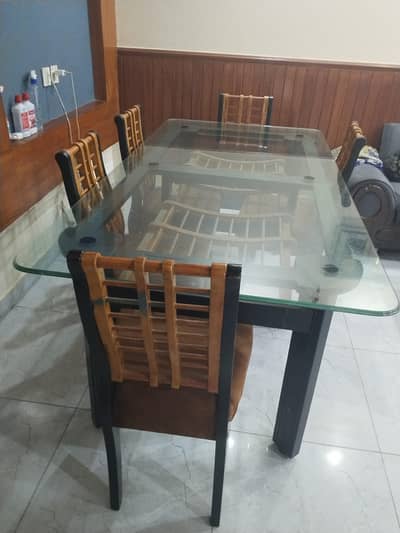 Dinning table and 5 chairs for sale