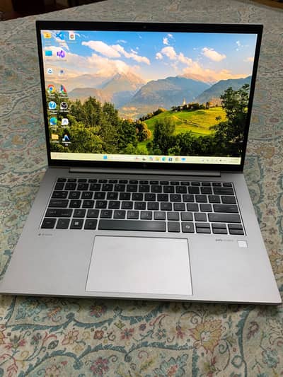 HP ZBook Firefly 14'' G11 A–Mobile Workstation (warranty til Feb 2028)