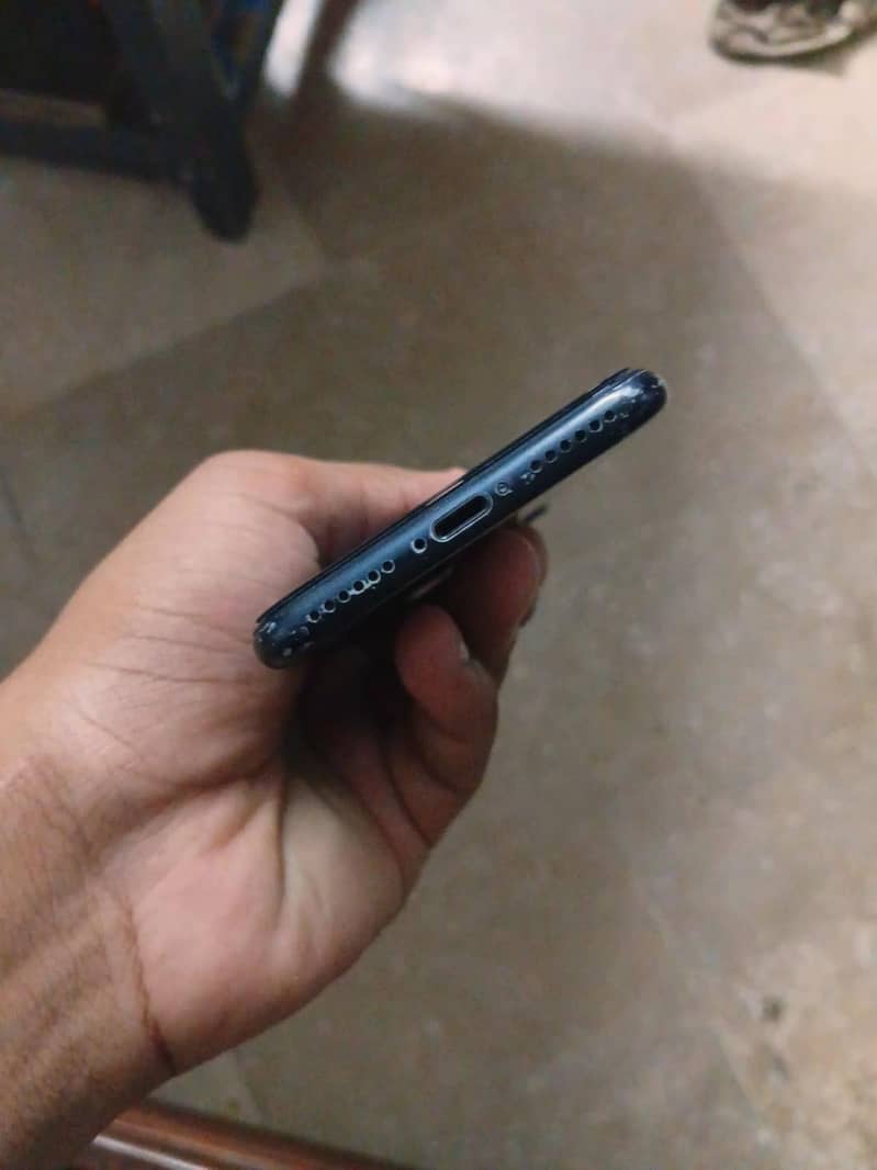 Apple iPhone 7 1