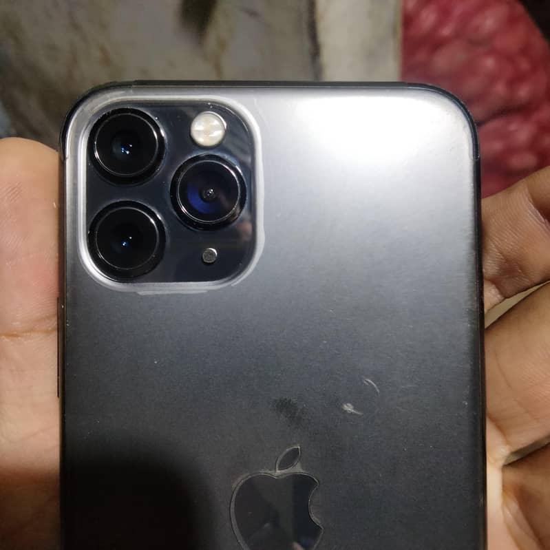 iphone 11 pro 4
