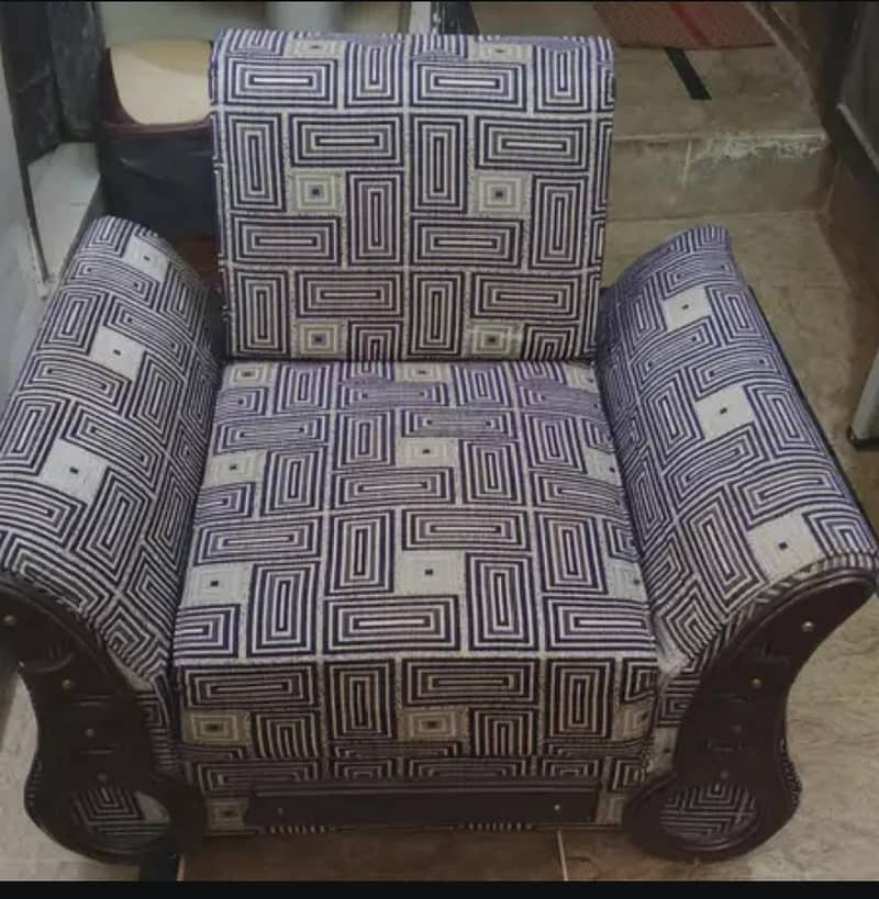 2 SINGLE SOFAS 1