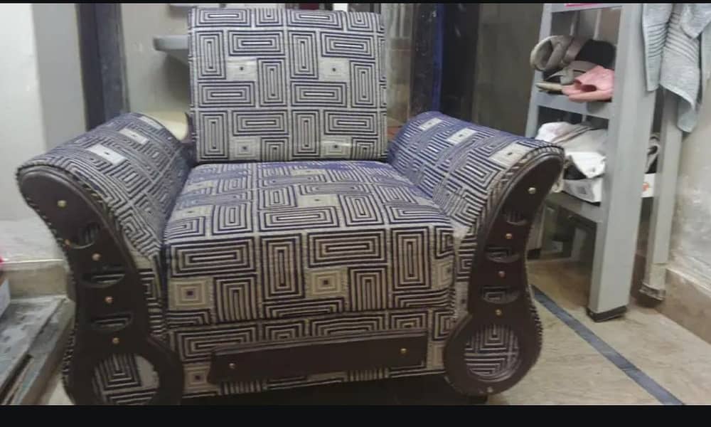 2 SINGLE SOFAS 2