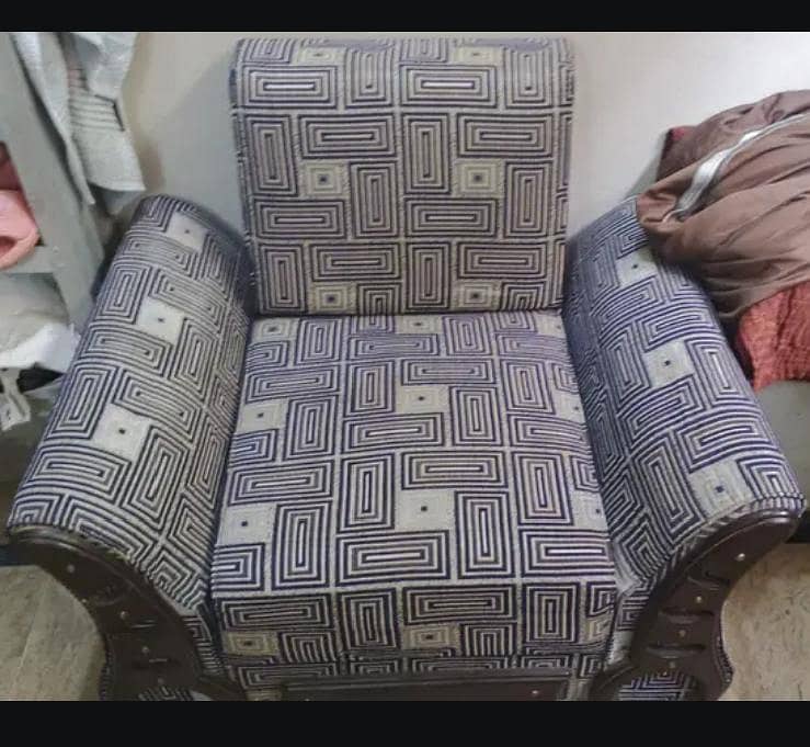 2 SINGLE SOFAS 5