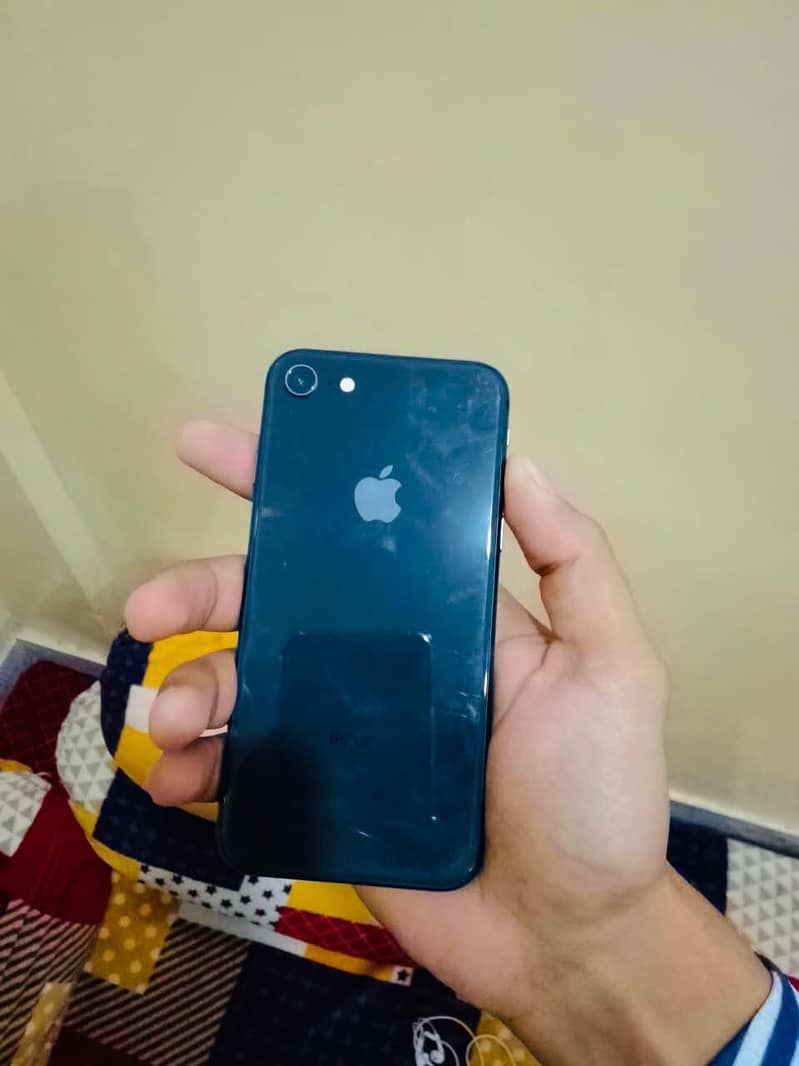 Apple iPhone 8 0
