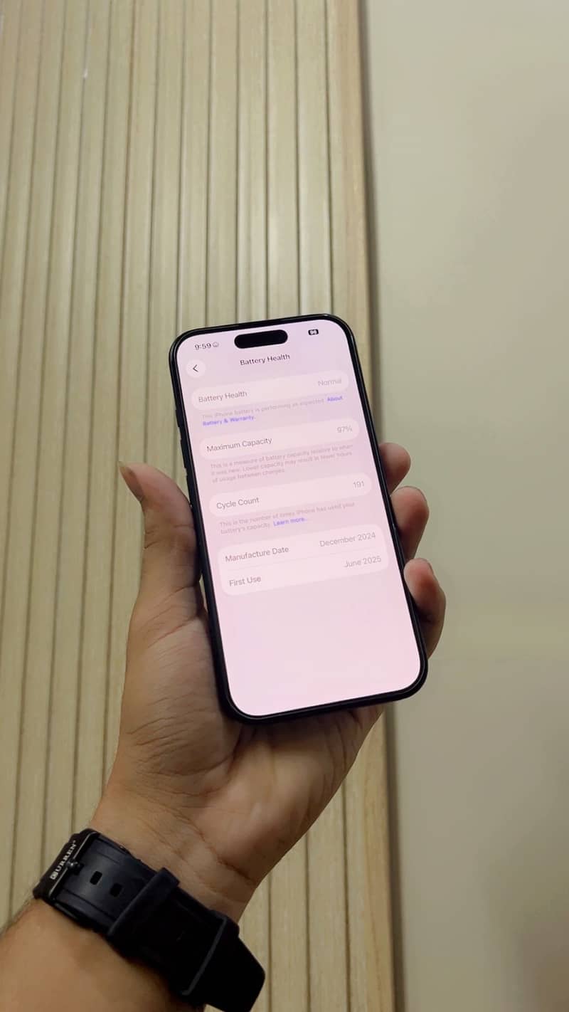Apple iPhone 16 3