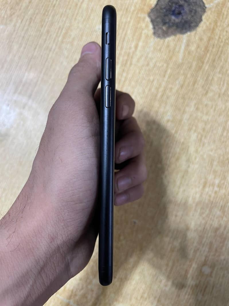 Apple iPhone 7 1