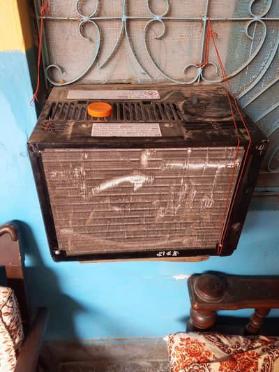 AC for Sale – Used Only 5–6 Months, Excellent Condition