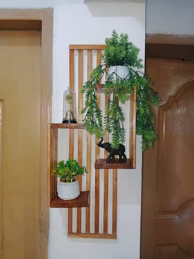 Decorative wall rack