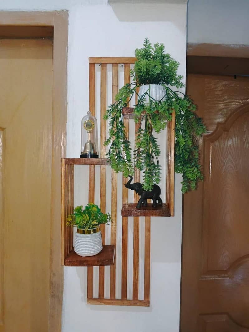 Decorative wall rack 0
