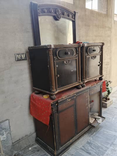Dressing table with 2 side table