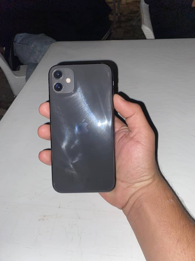 Apple iPhone 11 4
