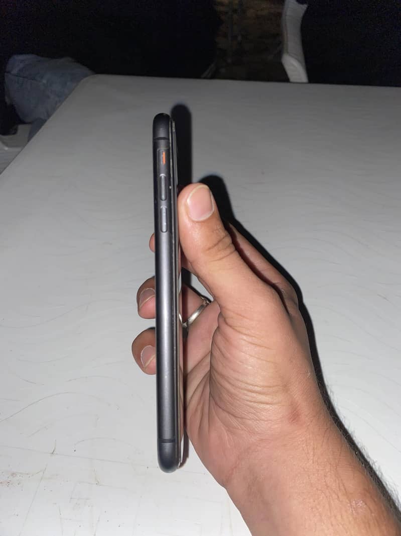 Apple iPhone 11 5