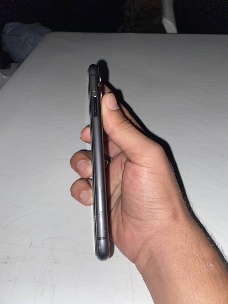 Apple iPhone 11 6