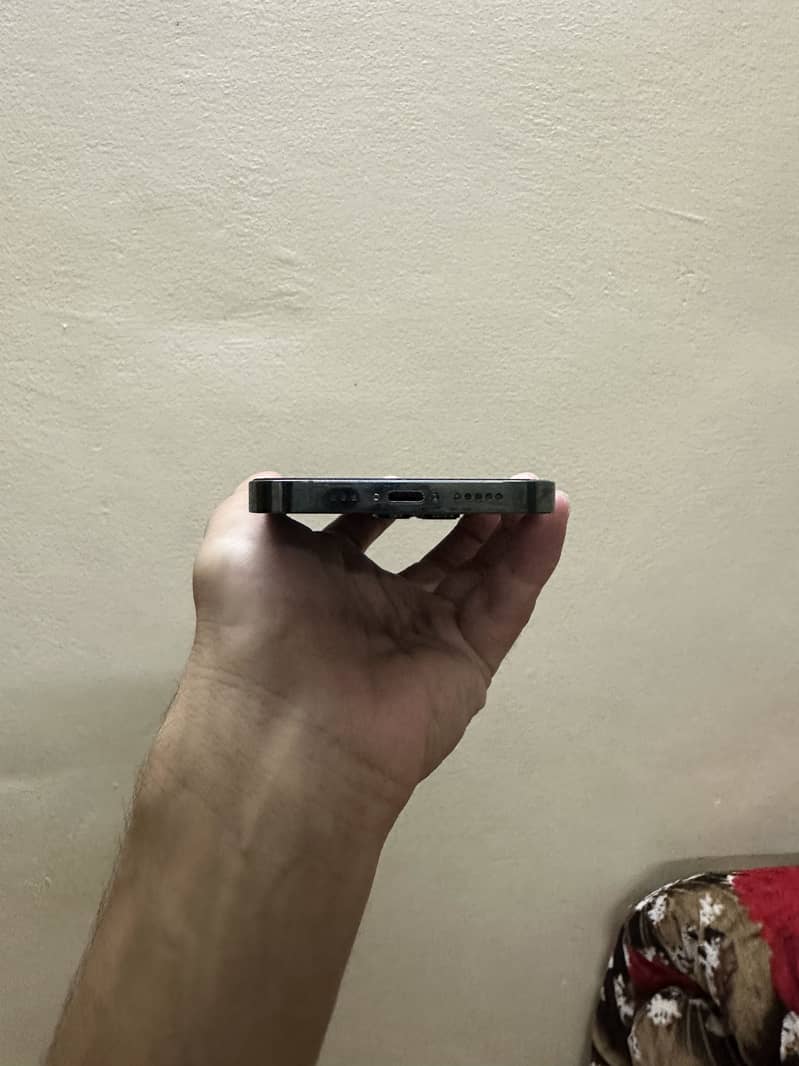 Apple iPhone 13 Pro 1