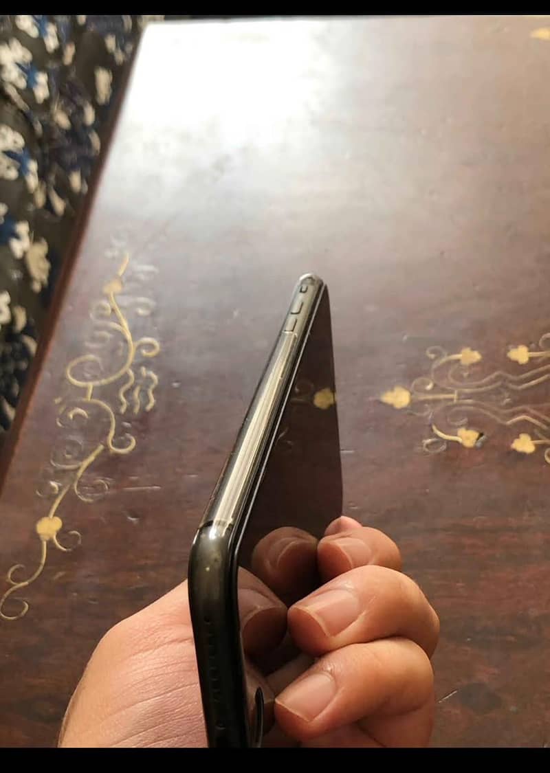 Apple iPhone 8 Plus 4