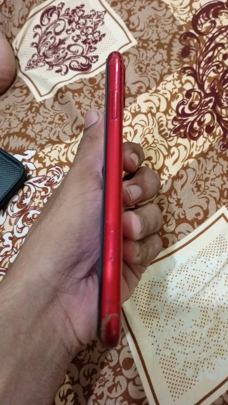 Apple iPhone 11 4