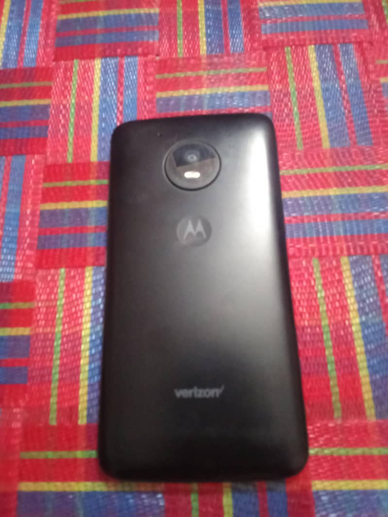 used moto E4 1