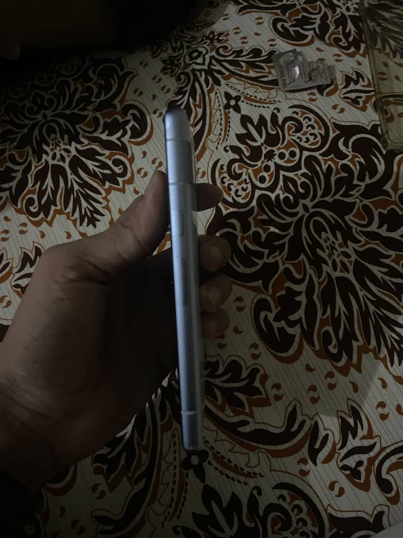 Apple iPhone 11 Pro 4