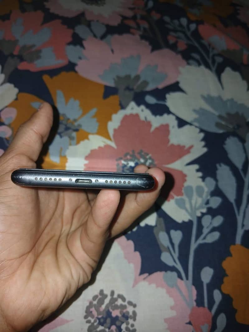 Apple iPhone 11 5