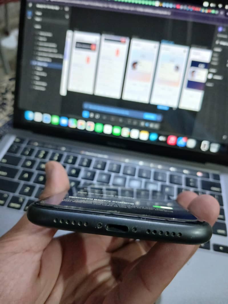 Apple iPhone 11 3