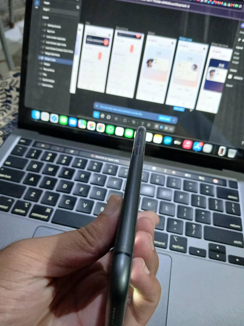Apple iPhone 11 4