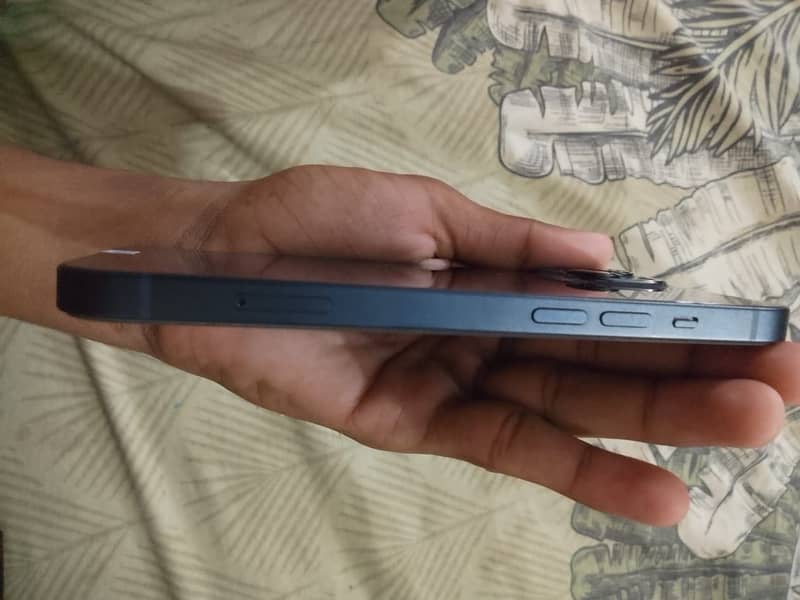 Iphone 13 4