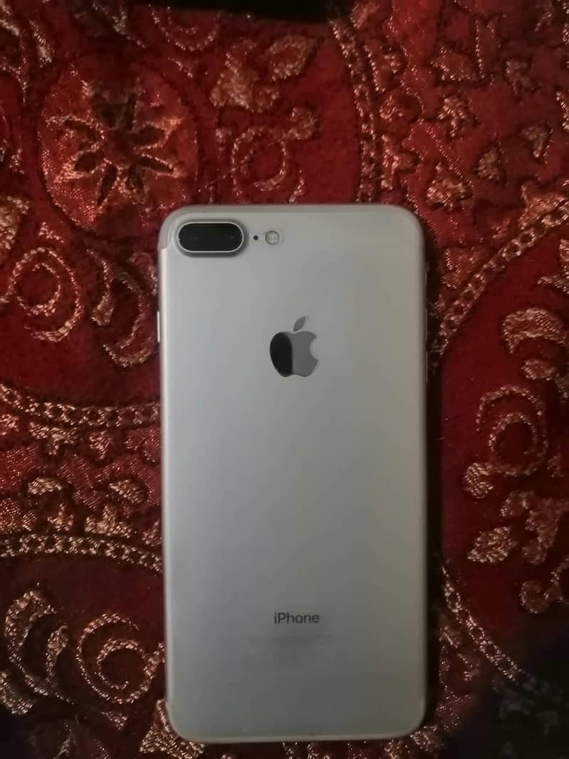 Apple iPhone 7 Plus 1